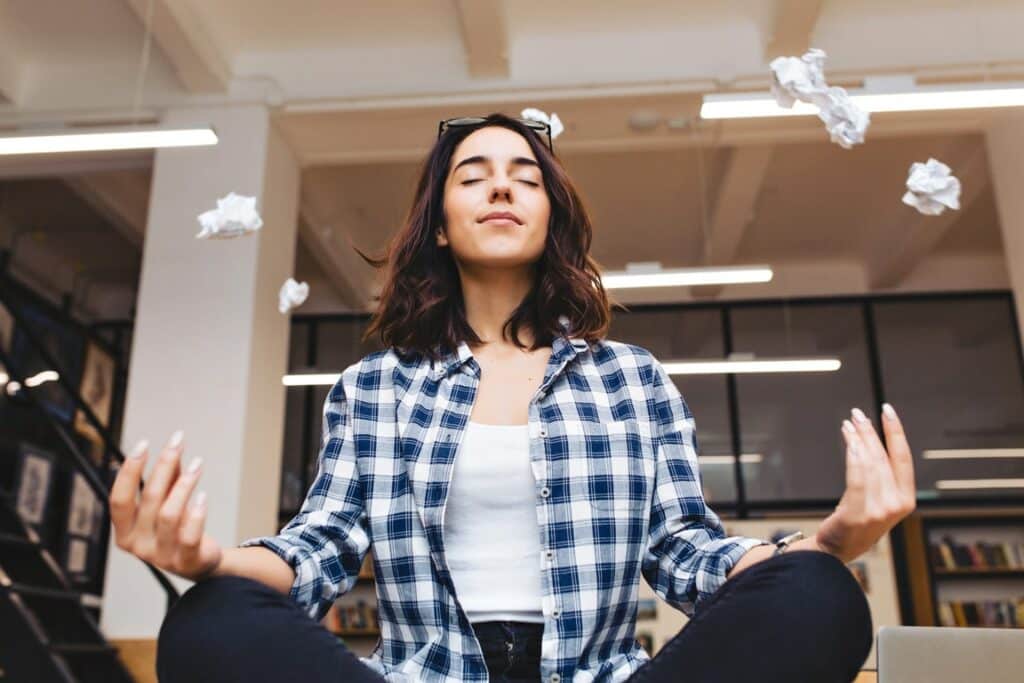 Stressfrei Ausmisten & Entrümpeln: 10 Tipps für ein Harmonisches Zuhause